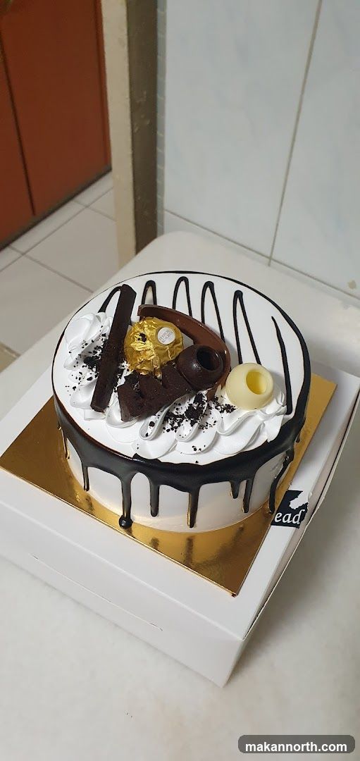 Chocolate Drip Cake