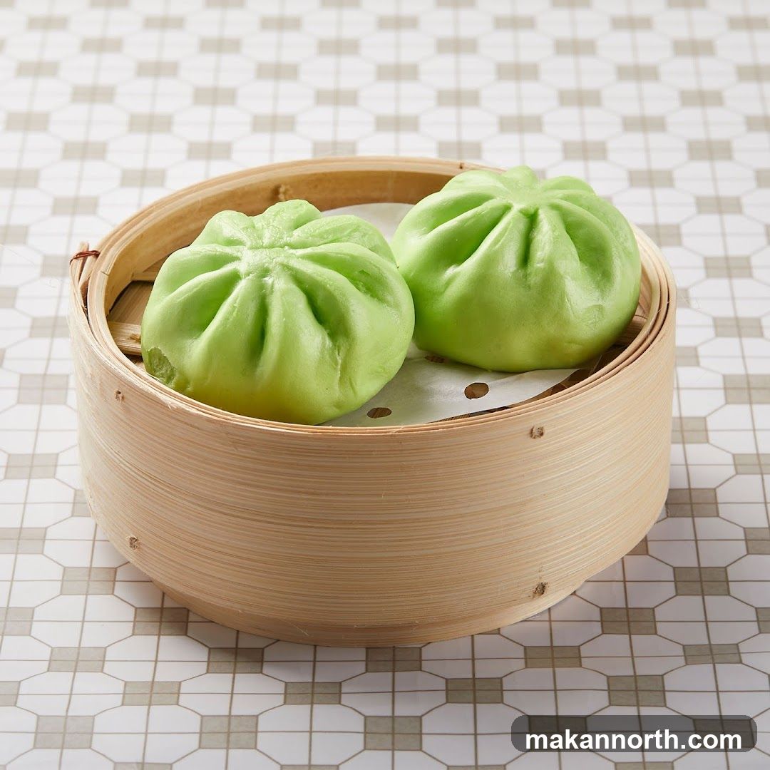 Green Steamed Buns