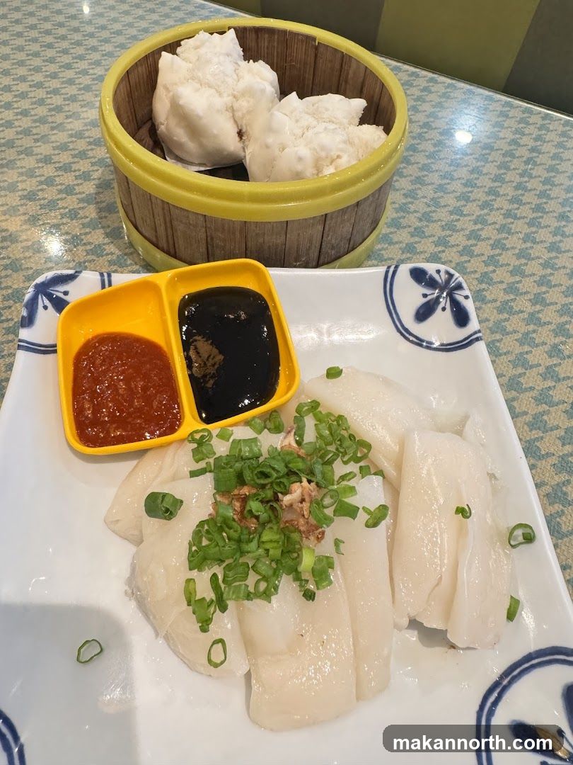 Steamed Buns and Rice Rolls