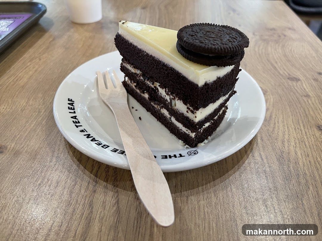 Chocolate Oreo Cake Slice