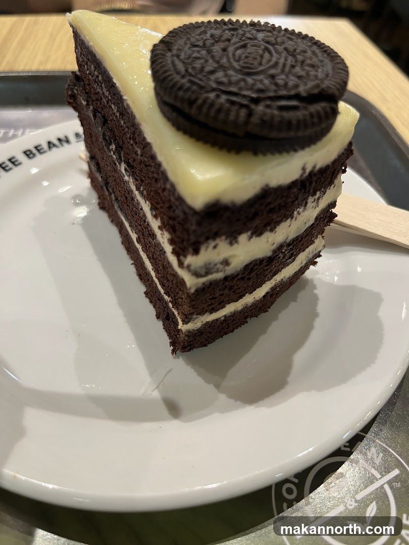 Oreo Chocolate Cake Slice