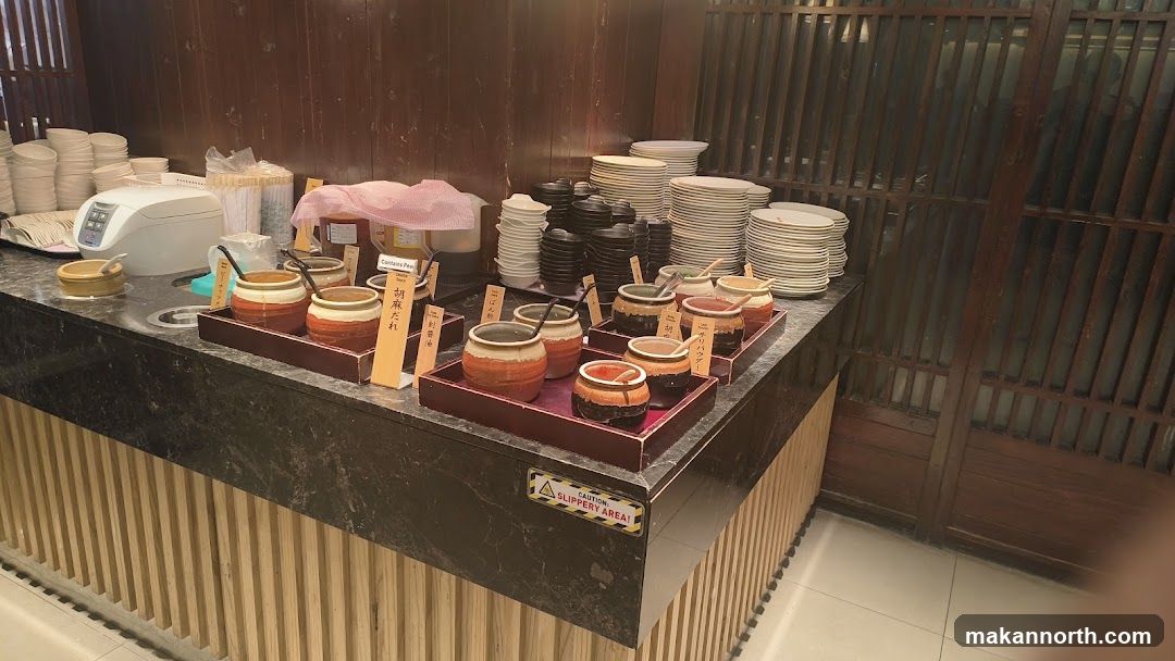 Condiment Station
