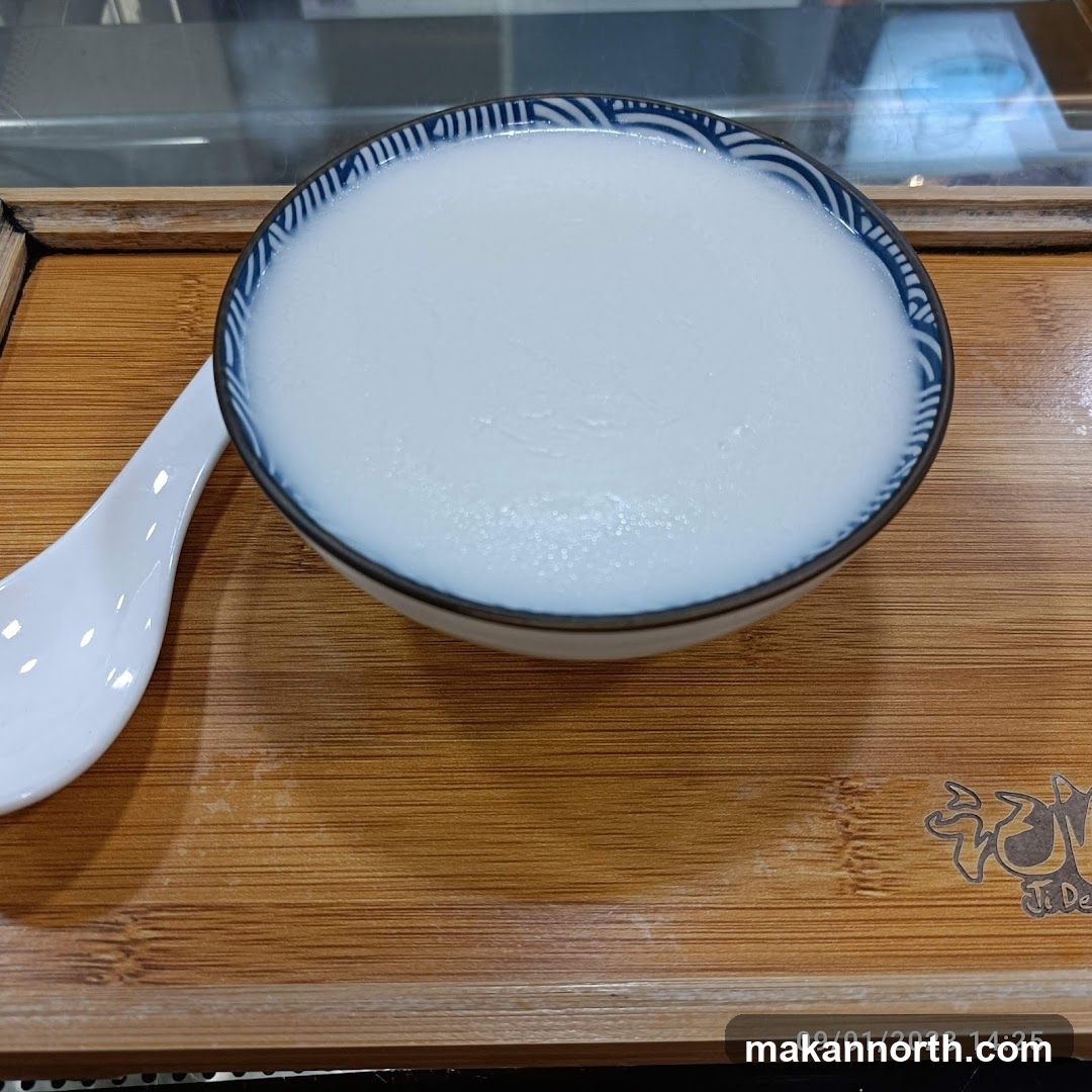 Dessert Bowl with Spoon