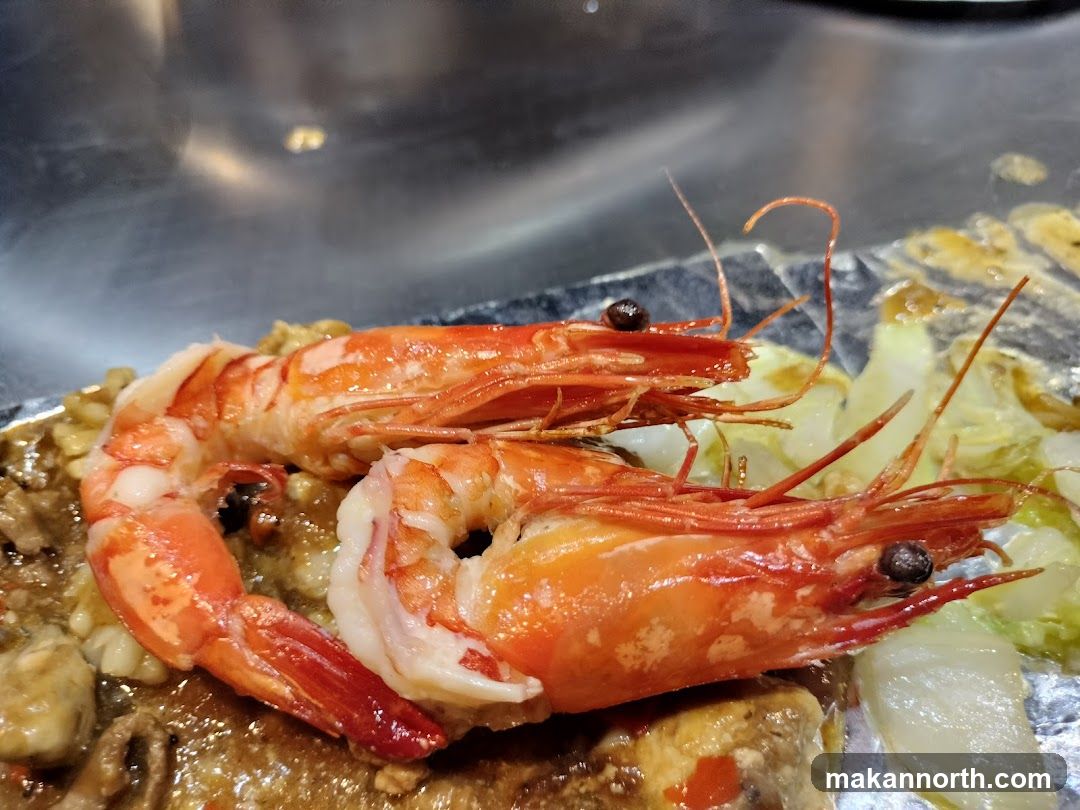 Two Prawns with Cabbage