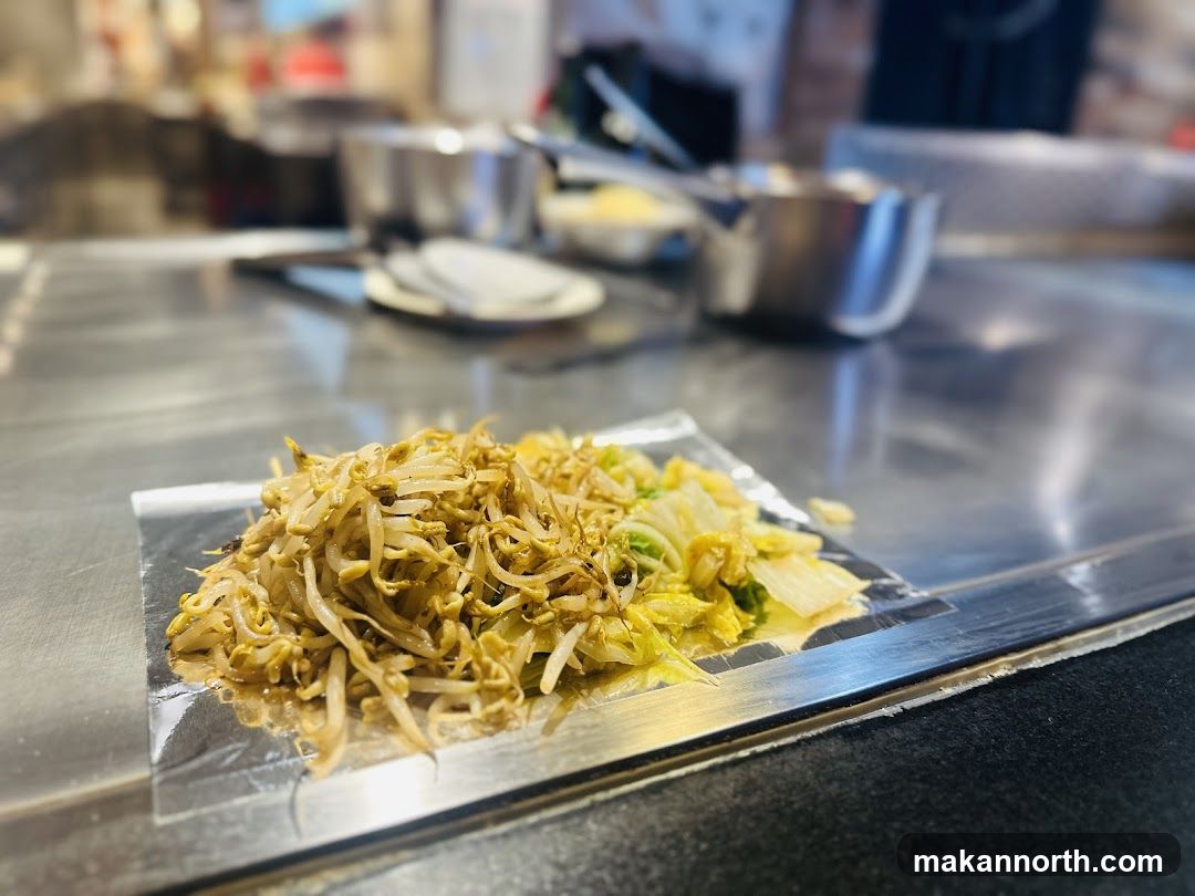 Cooked Bean Sprouts and Cabbage