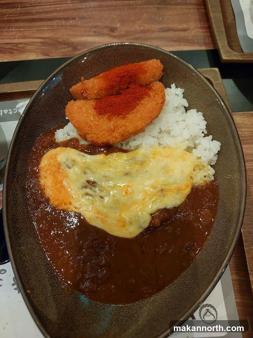 Curry Rice with Fried Toppings and Cheese