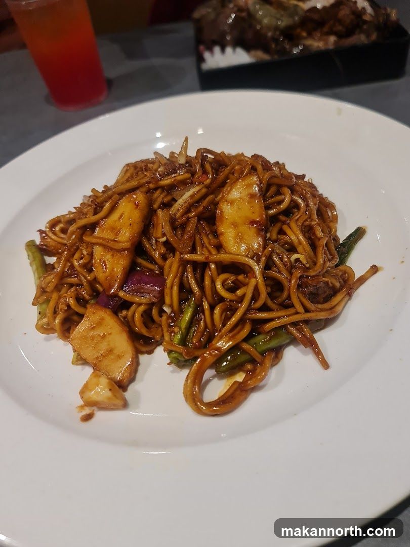 Noodles with Sliced Ingredients