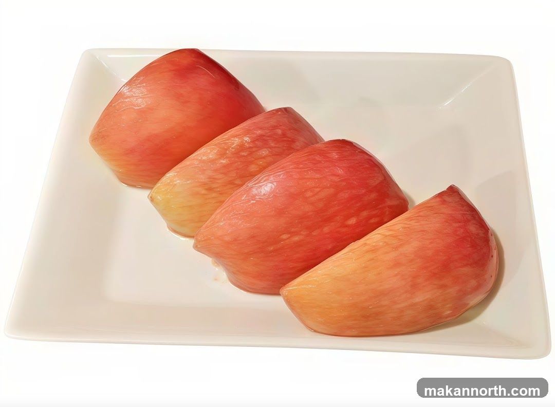 Peeled Apple Slices