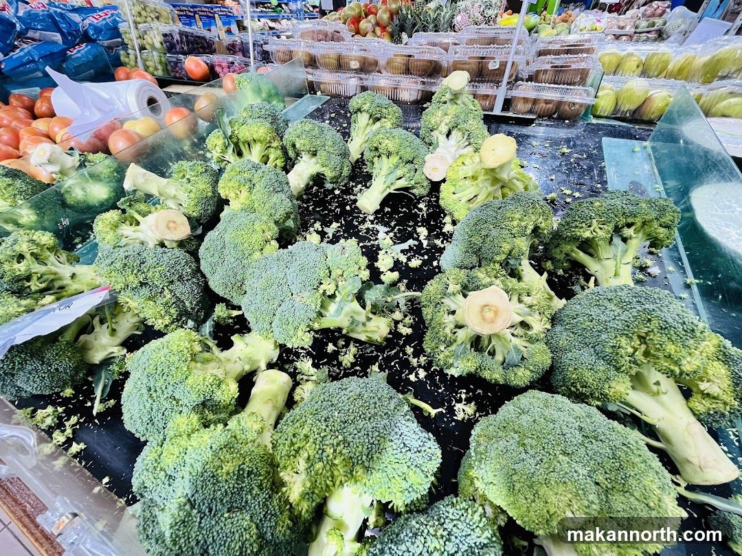 Fresh Broccoli Display