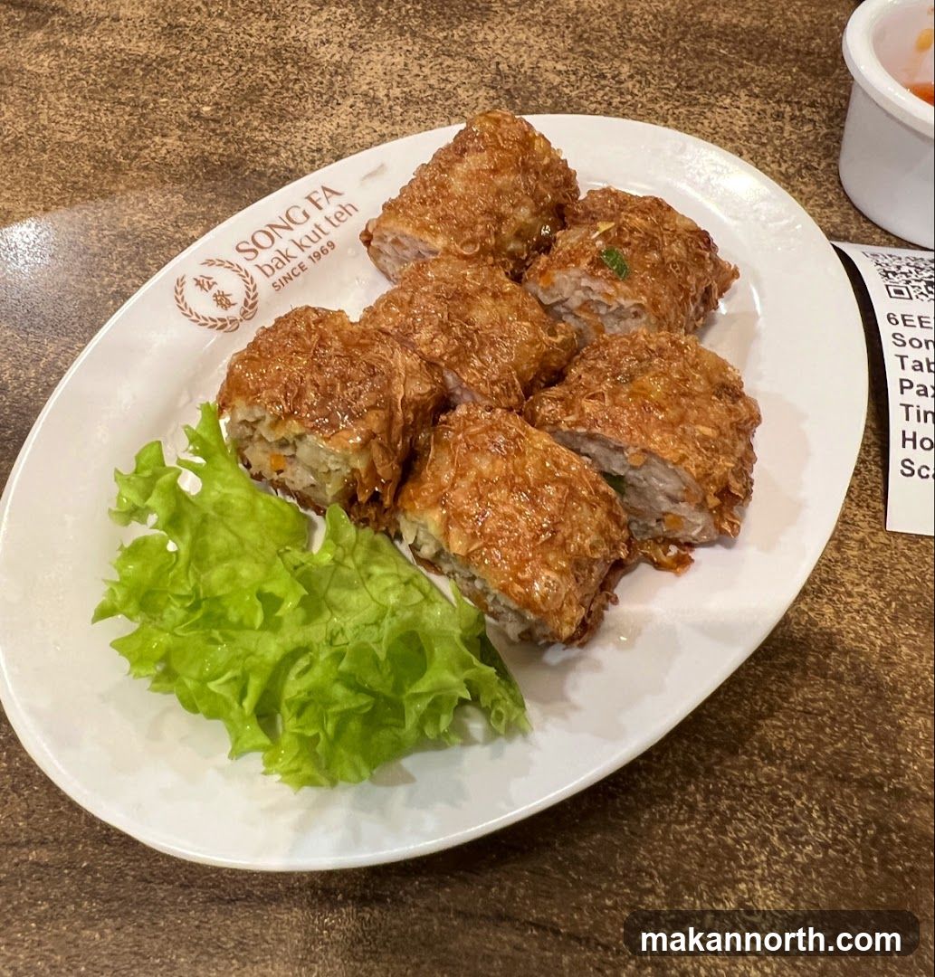 Fried Meat Rolls with Lettuce