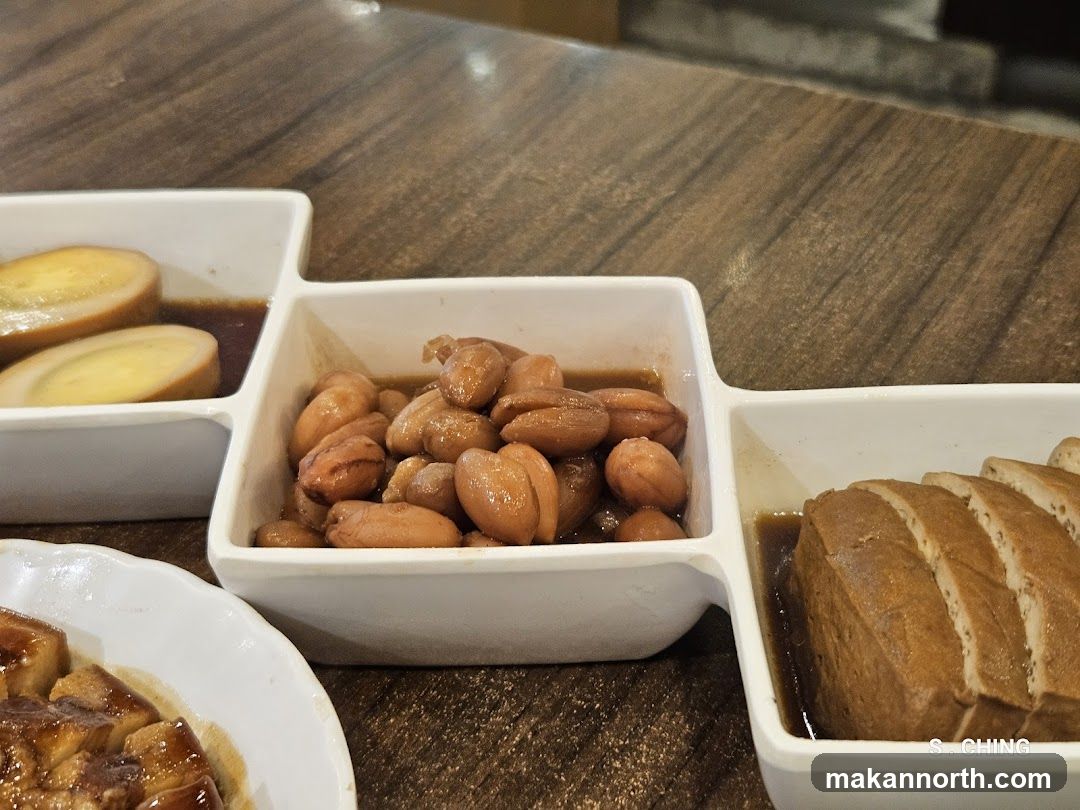 Braised Peanuts, Eggs, and Tofu
