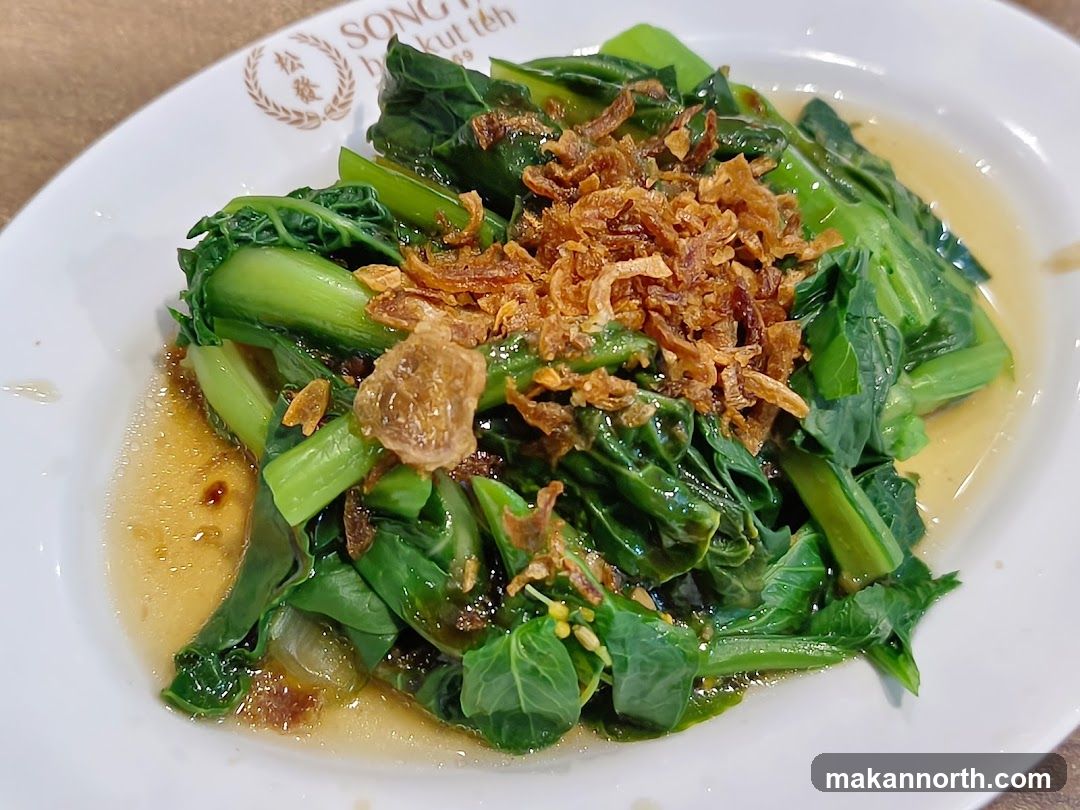 Stir-fried Greens with Fried Shallots