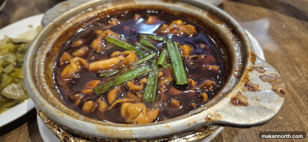 Clay Pot Dish with Green Onions