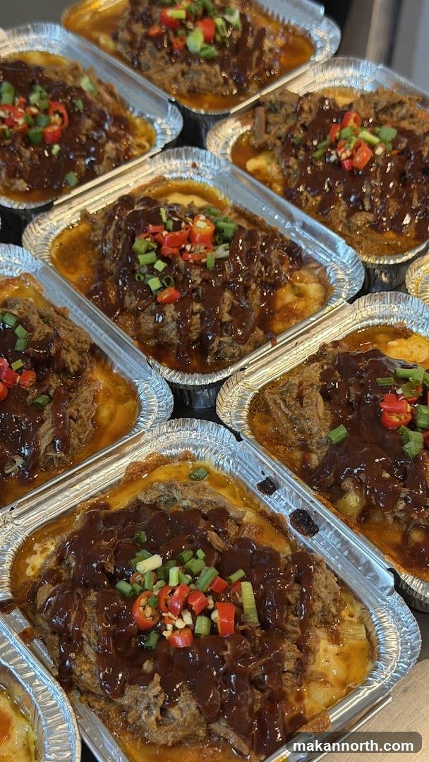 Pulled Meat with Sauce and Toppings