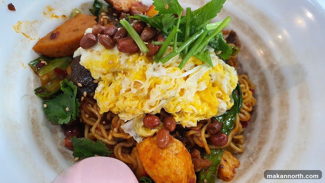 Noodle Dish with Egg and Peanuts