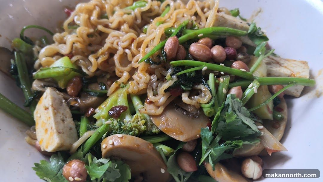Noodle Dish with Tofu and Vegetables