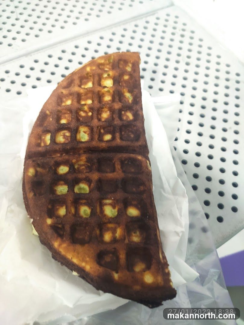 Waffle with green filling