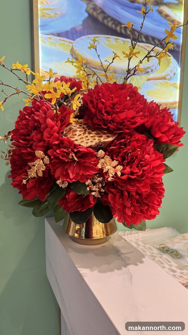 Decorative floral arrangement