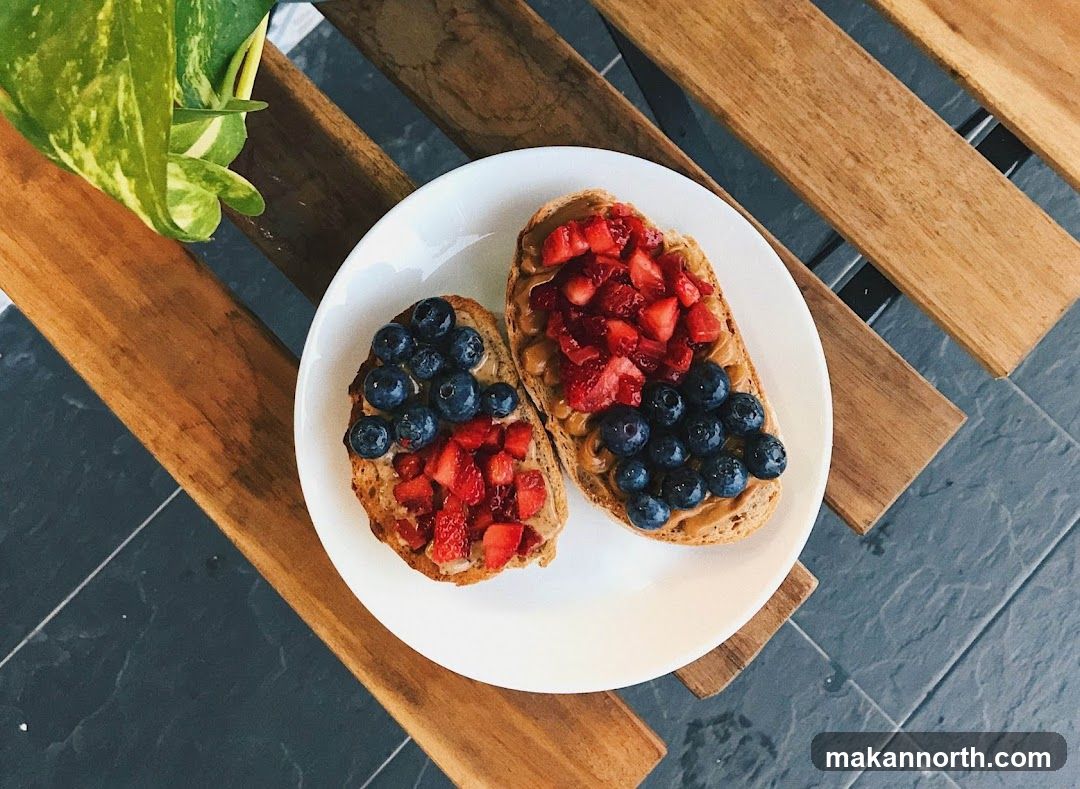 Peanut Butter Toast with Berries