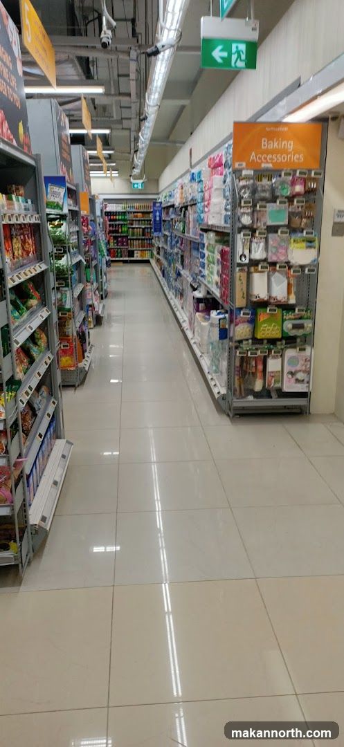 Supermarket Aisle