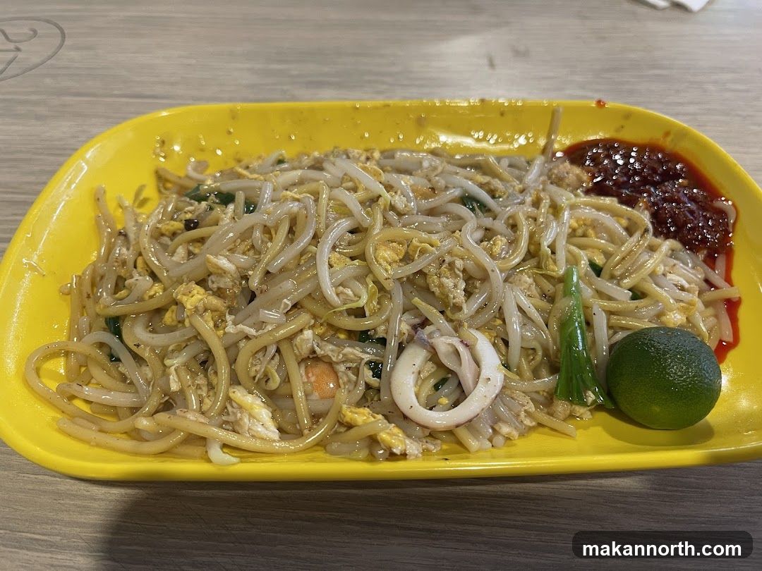 Stir-fried Noodles with Seafood