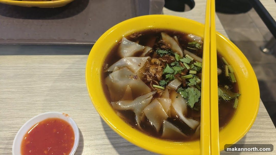 Noodle Soup with Chili Sauce