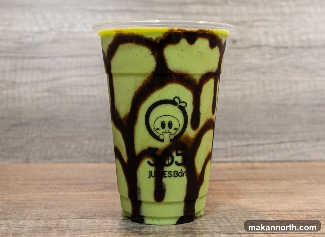 Green Smoothie with Chocolate Drizzle