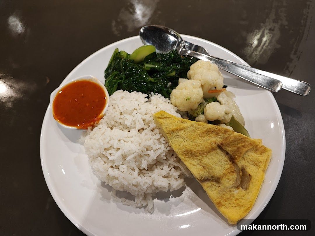 Rice Plate with Omelet and Vegetables