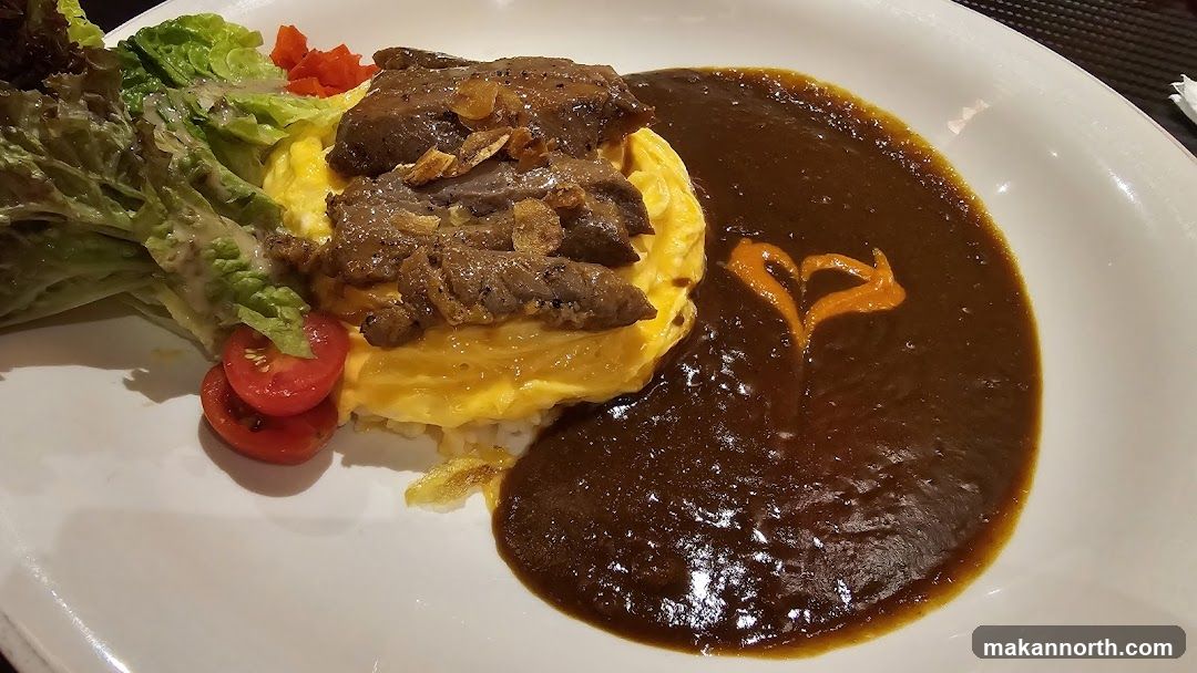 Omurice with Beef and Curry