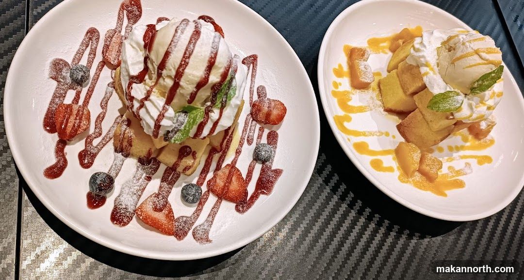 Desserts with Ice Cream and Fruit