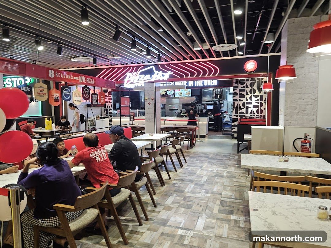 Pizza Hut Interior