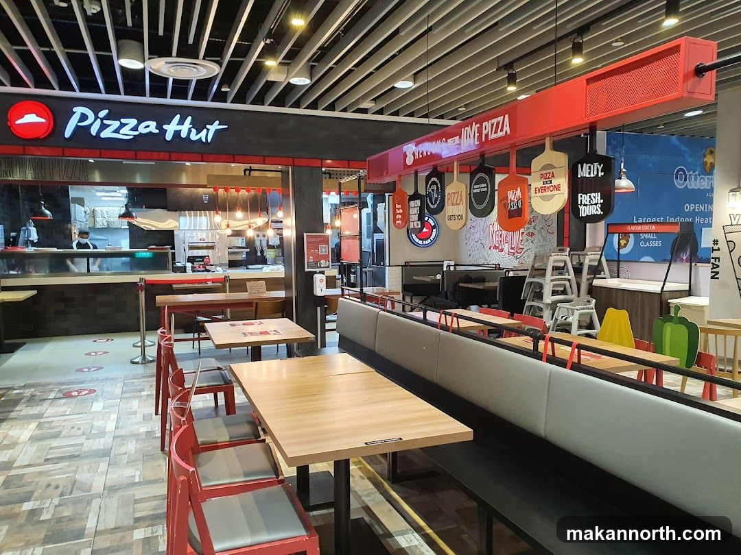 Pizza Hut Interior
