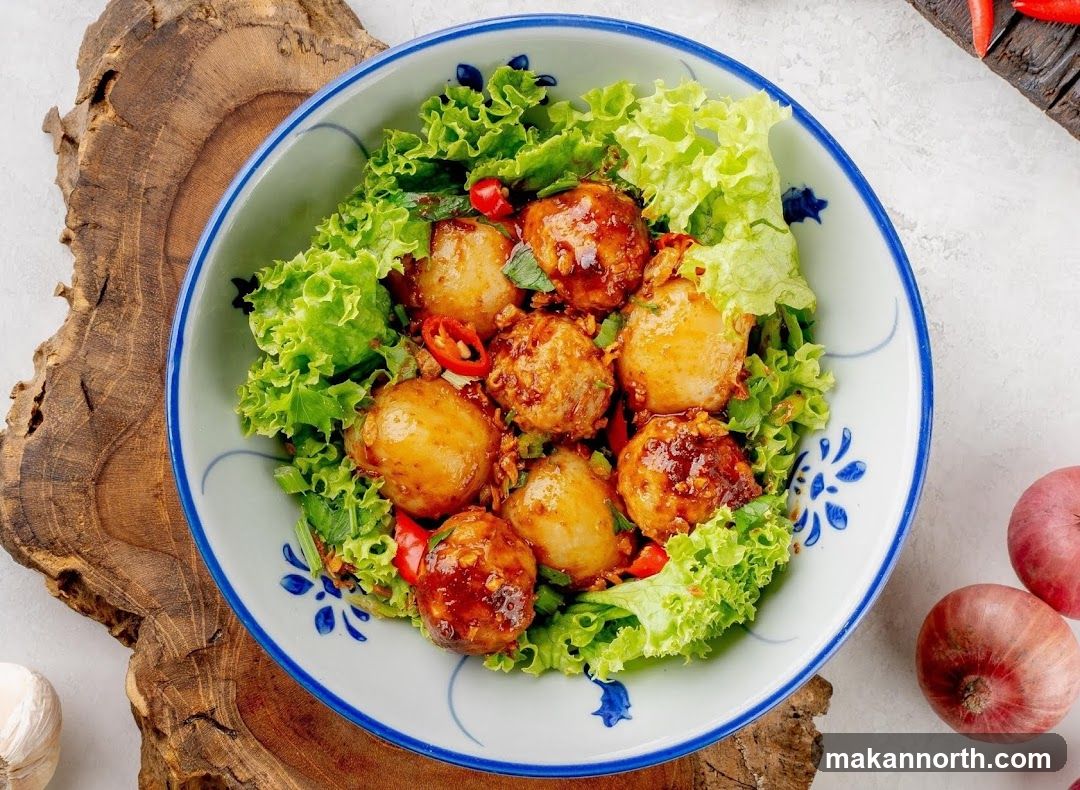 Meatballs with Lettuce and Chili