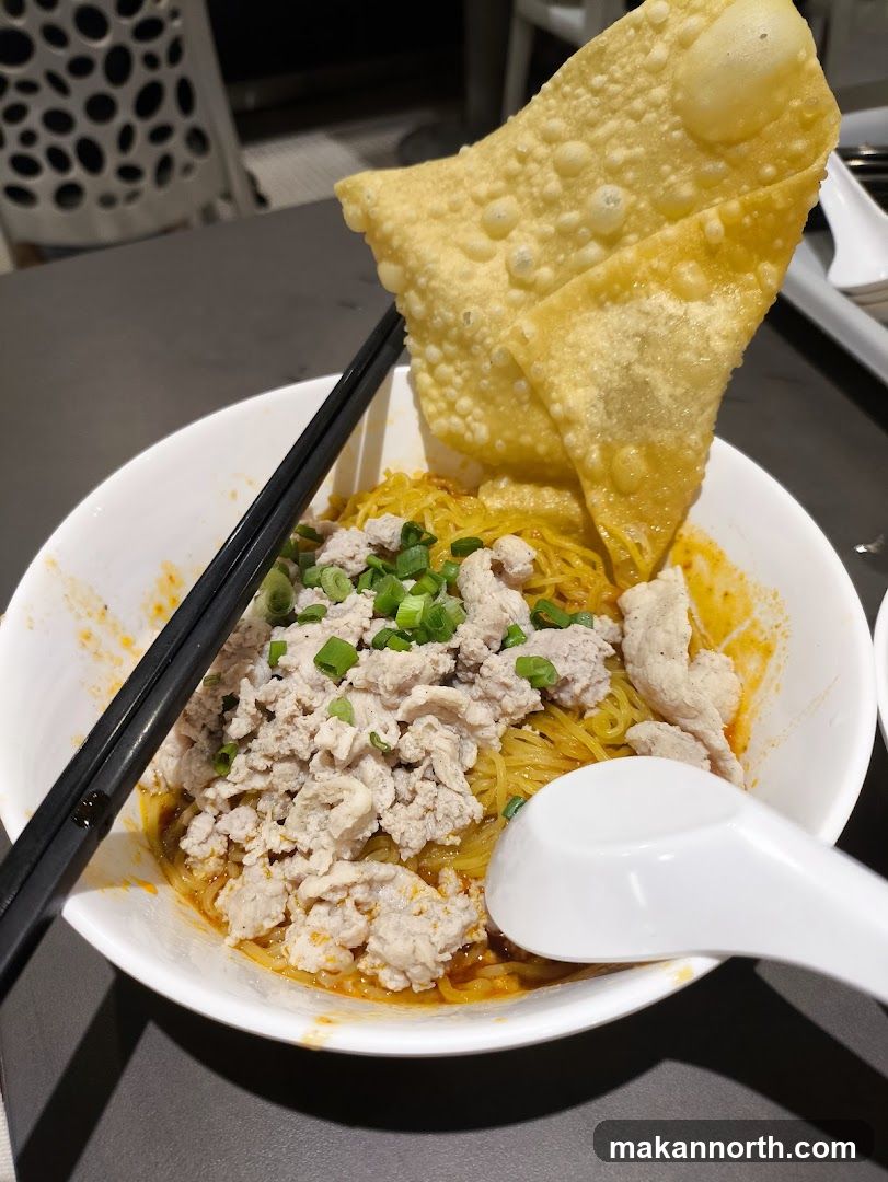 Noodles with Minced Pork and Wonton Crisp