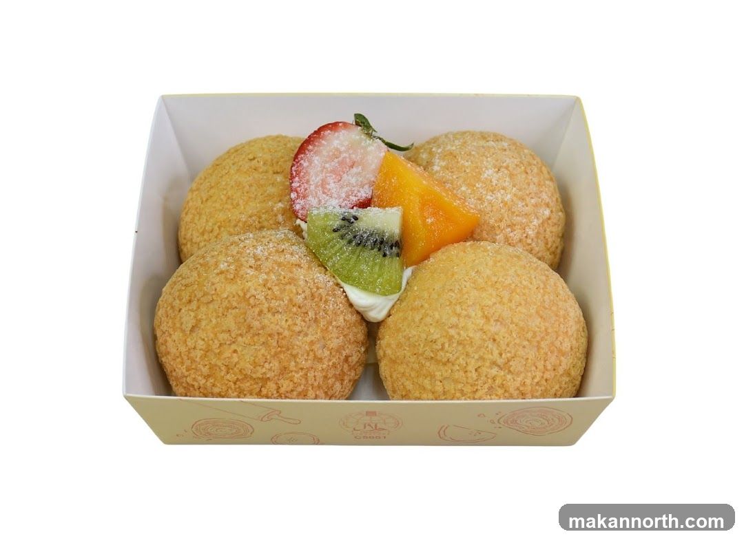 Cream Puffs with Fruit