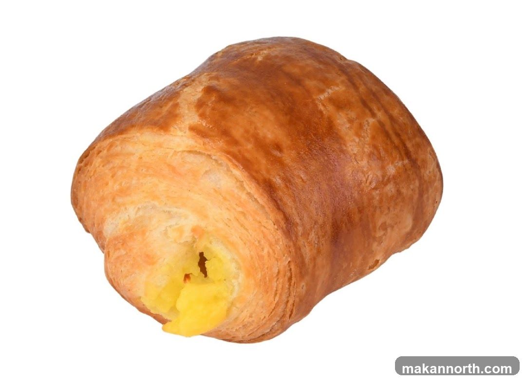 Croissant with Custard Filling