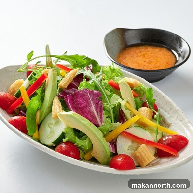 Fresh Salad with Dressing