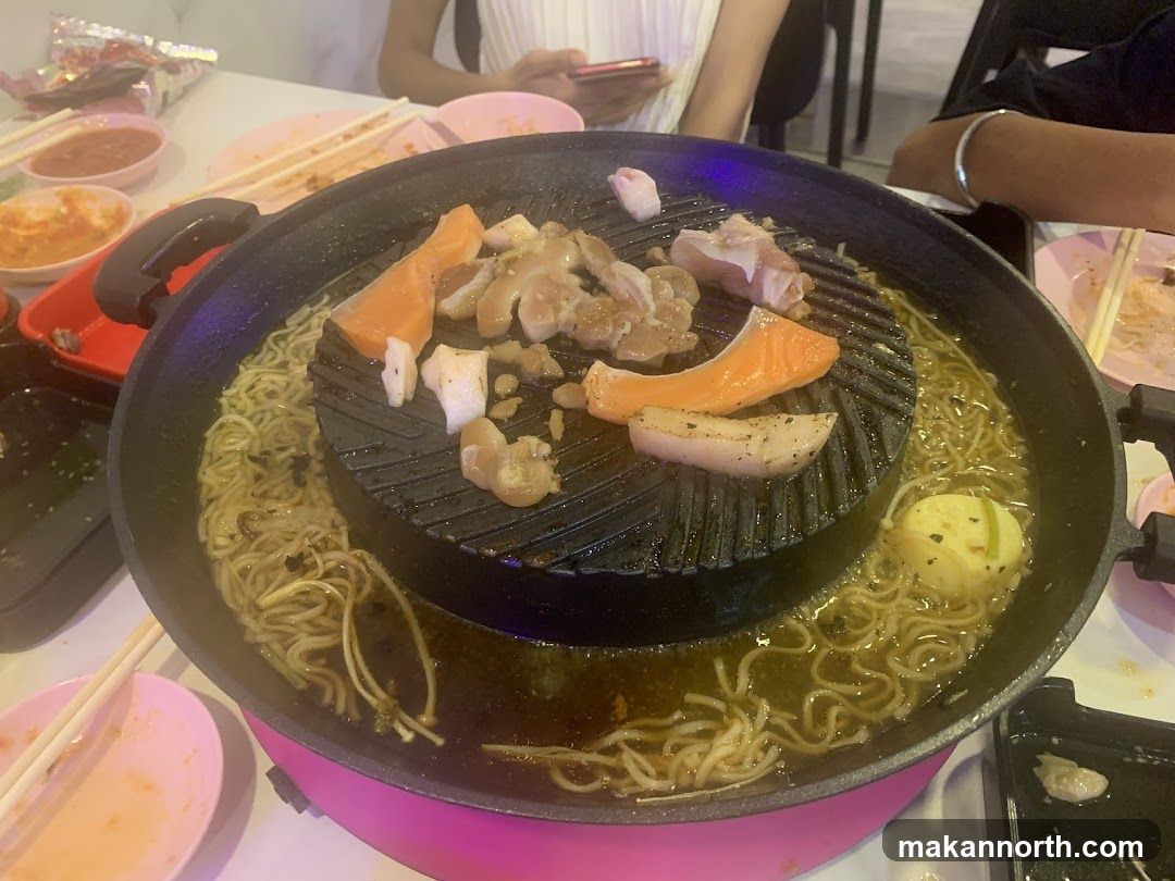 Grill with Noodles and Salmon