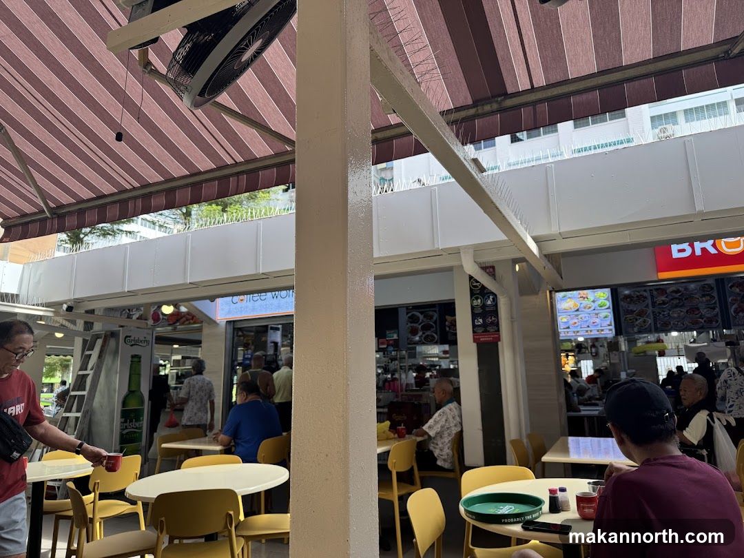 Outdoor Food Court Seating