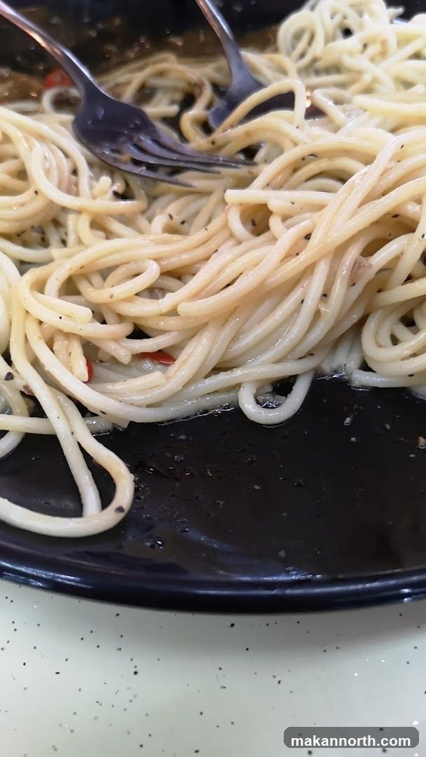 Spaghetti with Garlic and Oil