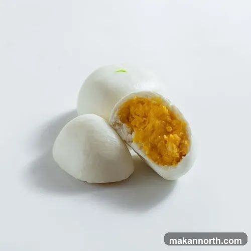 Steamed Buns with Yellow Filling