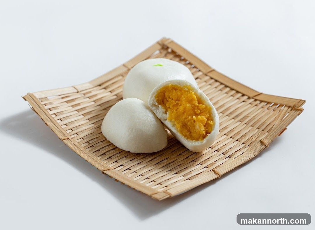 Steamed Buns with Yellow Filling