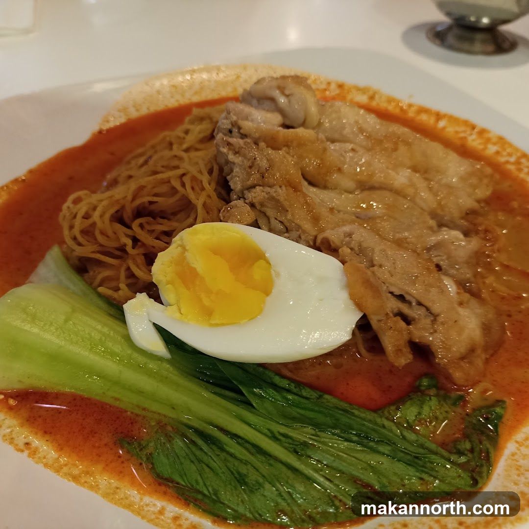 Curry Noodles with Chicken and Egg
