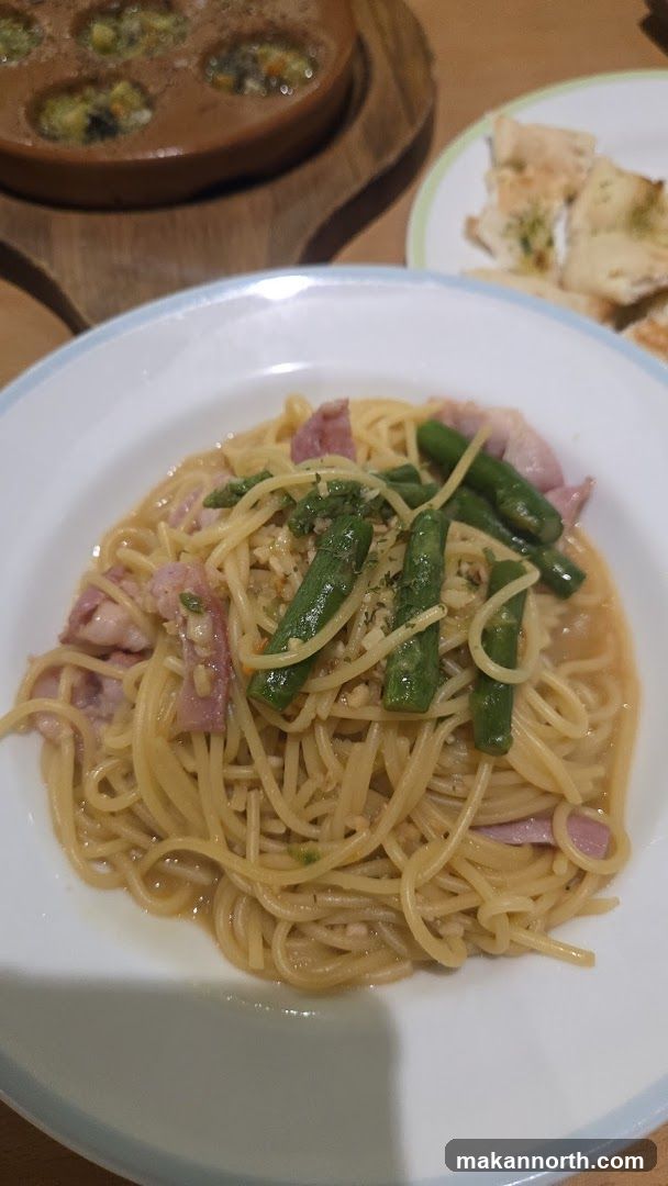 Spaghetti with Asparagus and Bacon