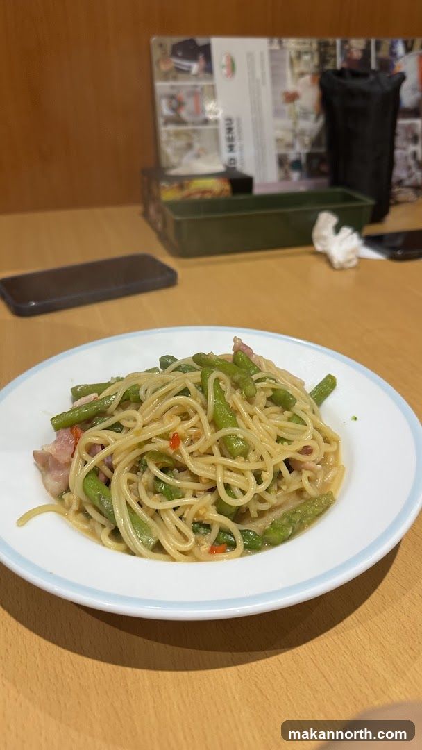 Spaghetti with Asparagus and Bacon