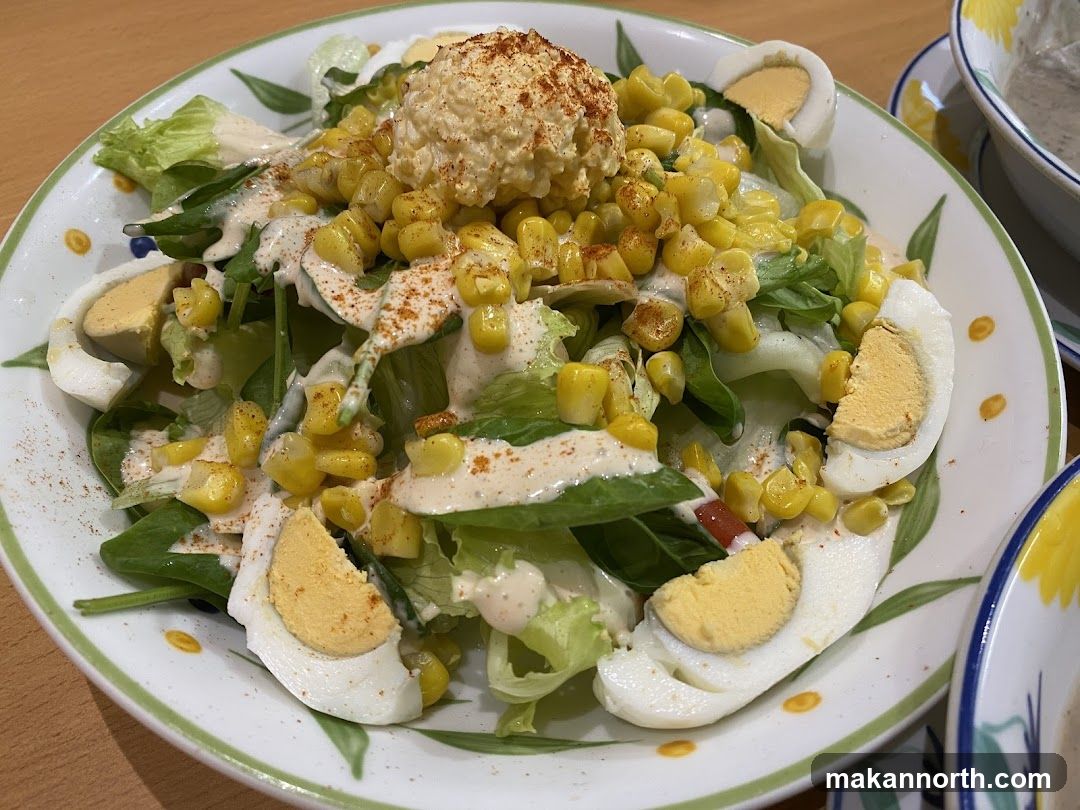 Salad with Corn and Egg