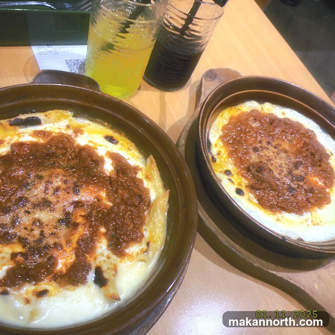 Baked Pasta Dishes with Drinks