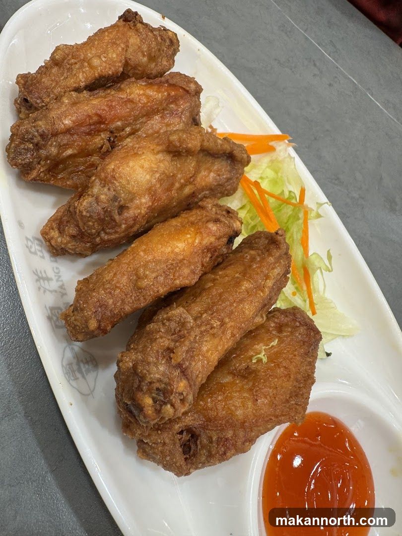 Fried Chicken Wings with Dipping Sauce