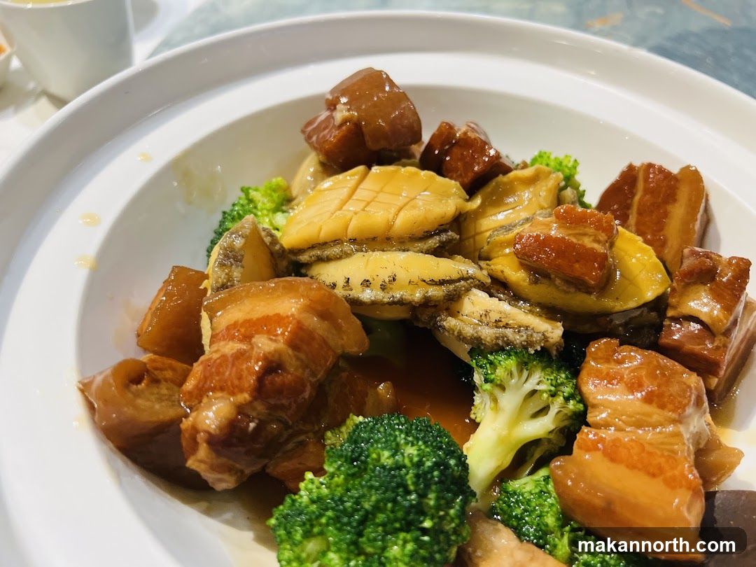 Braised Pork Belly and Abalone with Broccoli