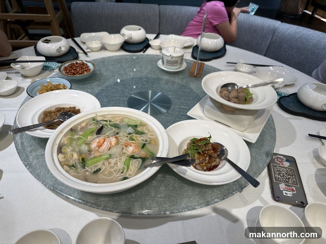 Round Table Dining